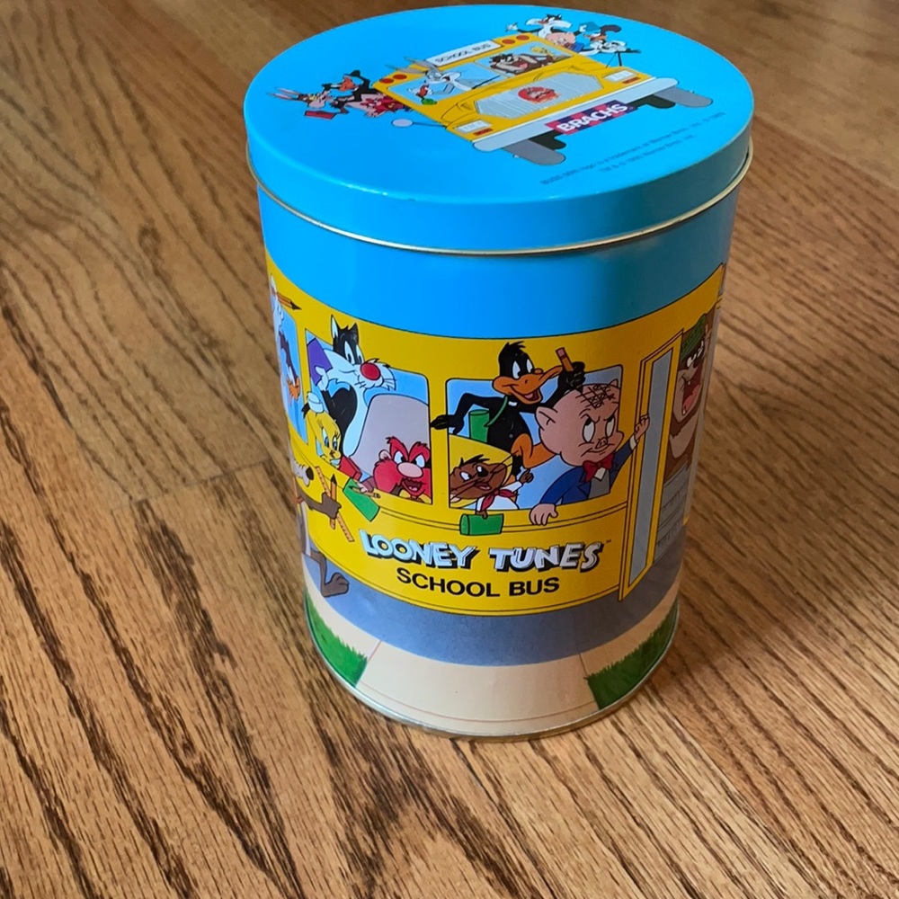 Vintage Looney Tunes Tin